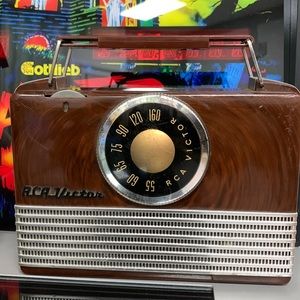 RCA 50’s vintage tube radio